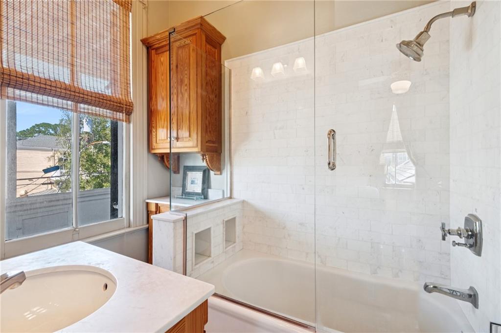 5534 ST CHARLES Avenue