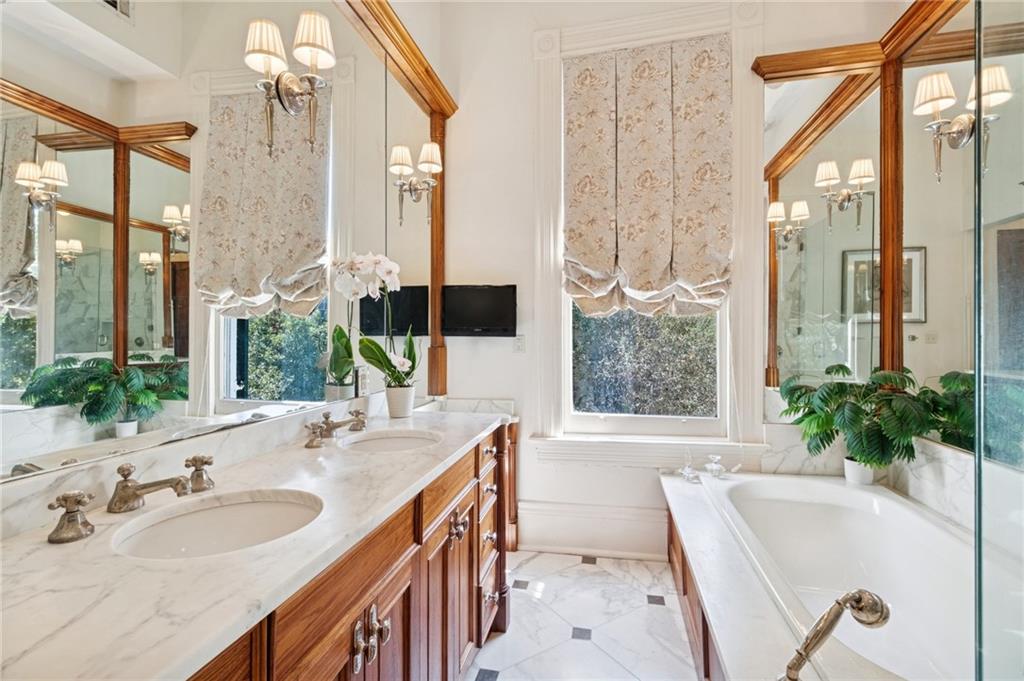 5534 ST CHARLES Avenue