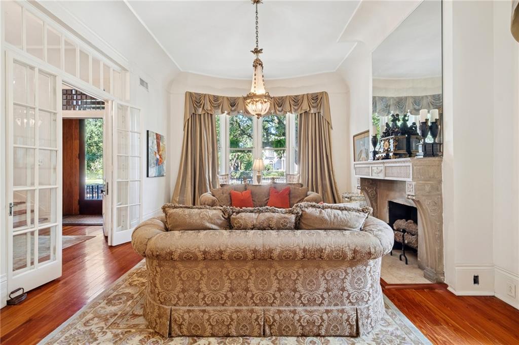 5534 ST CHARLES Avenue