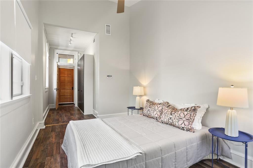 4533 IBERVILLE Street