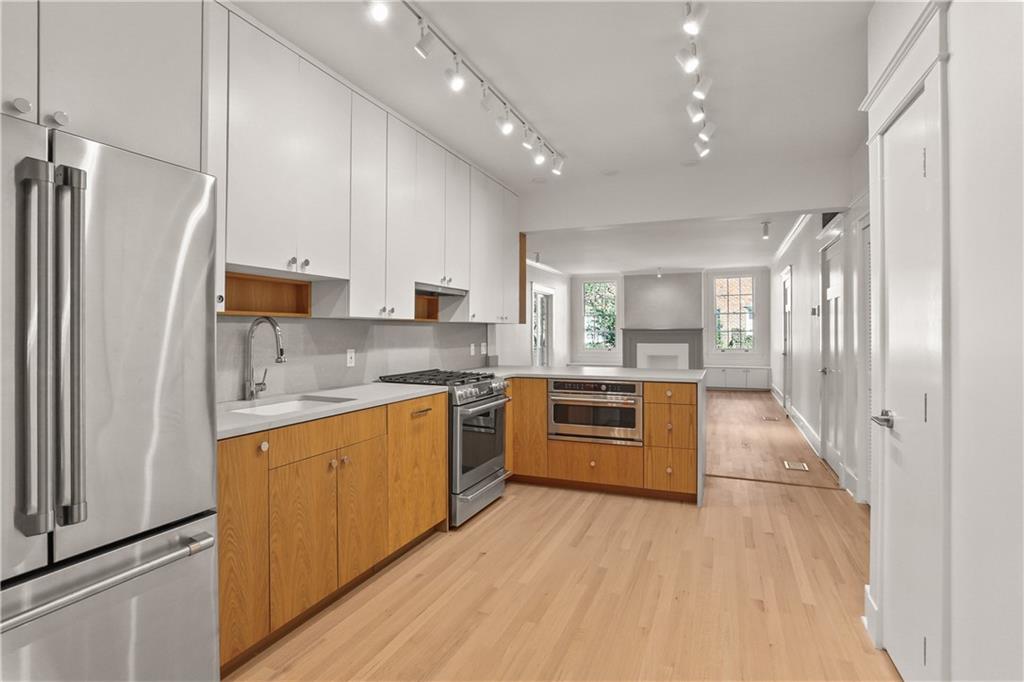 7008 CHESTNUT Street 102