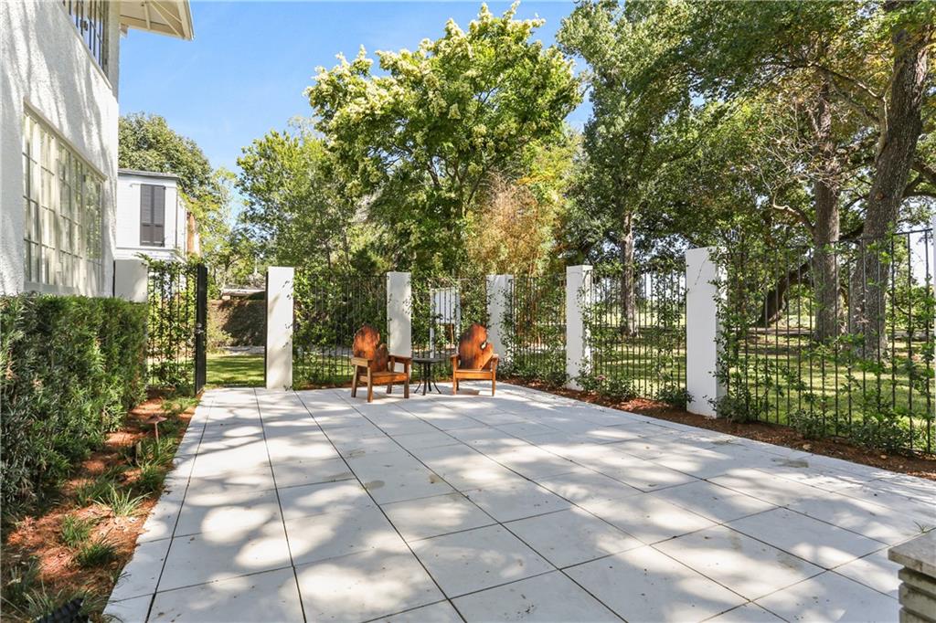 7008 CHESTNUT Street 102