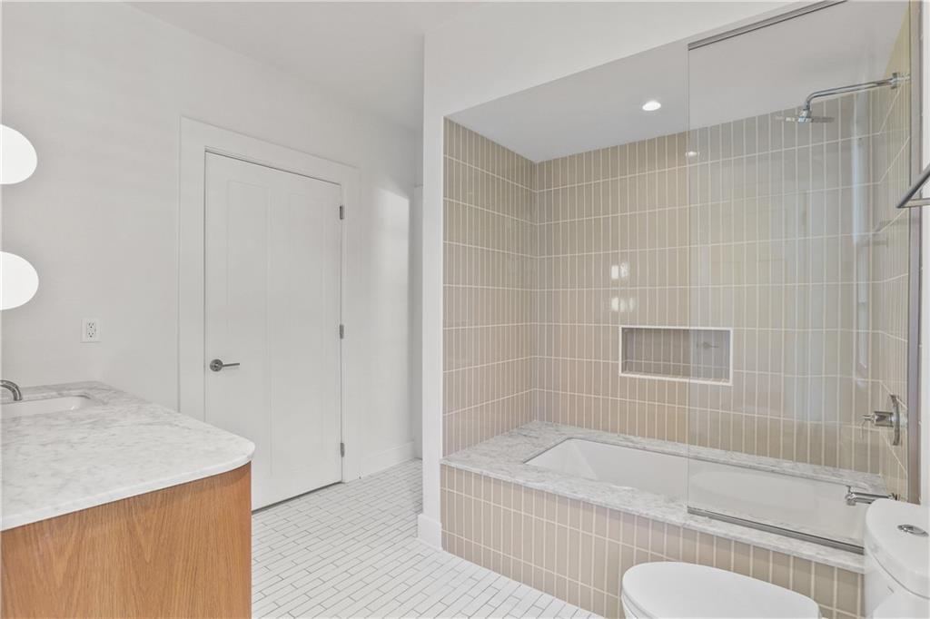 7008 CHESTNUT Street 102