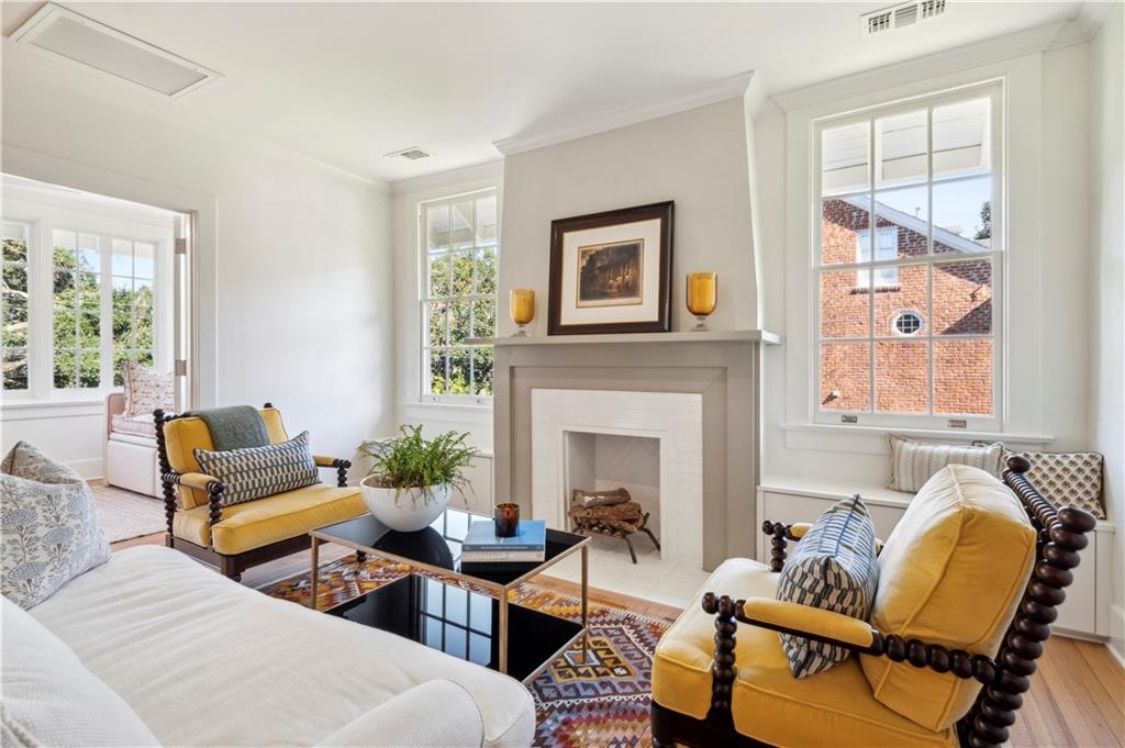 7008 CHESTNUT Street 202