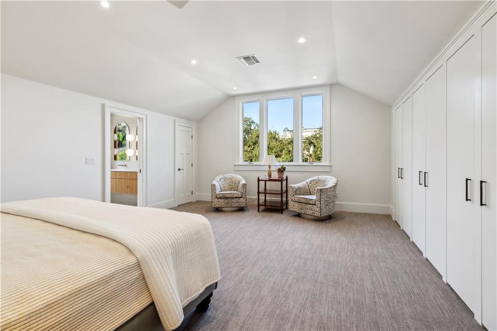 7008 CHESTNUT Street 202