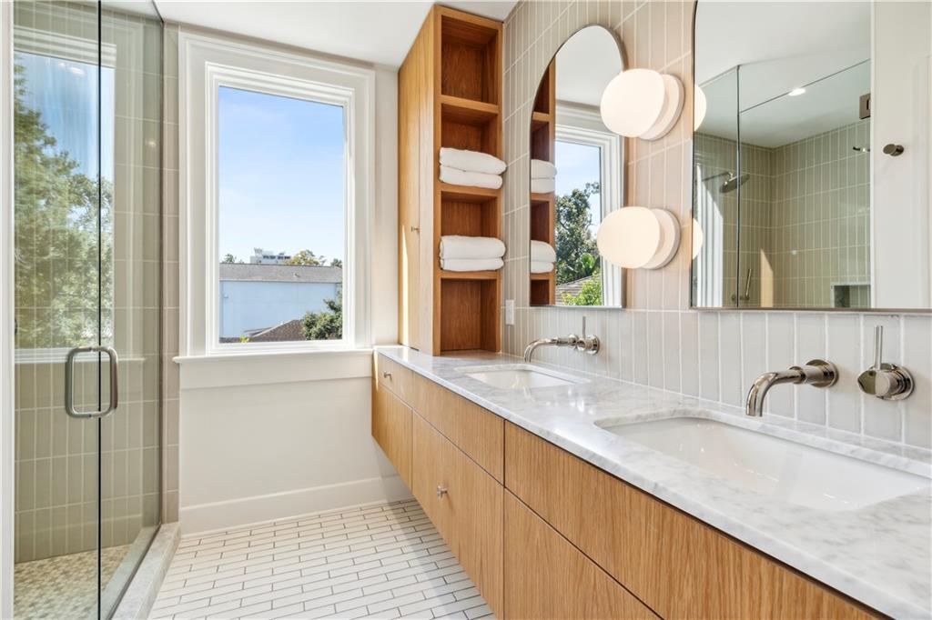 7008 CHESTNUT Street 202