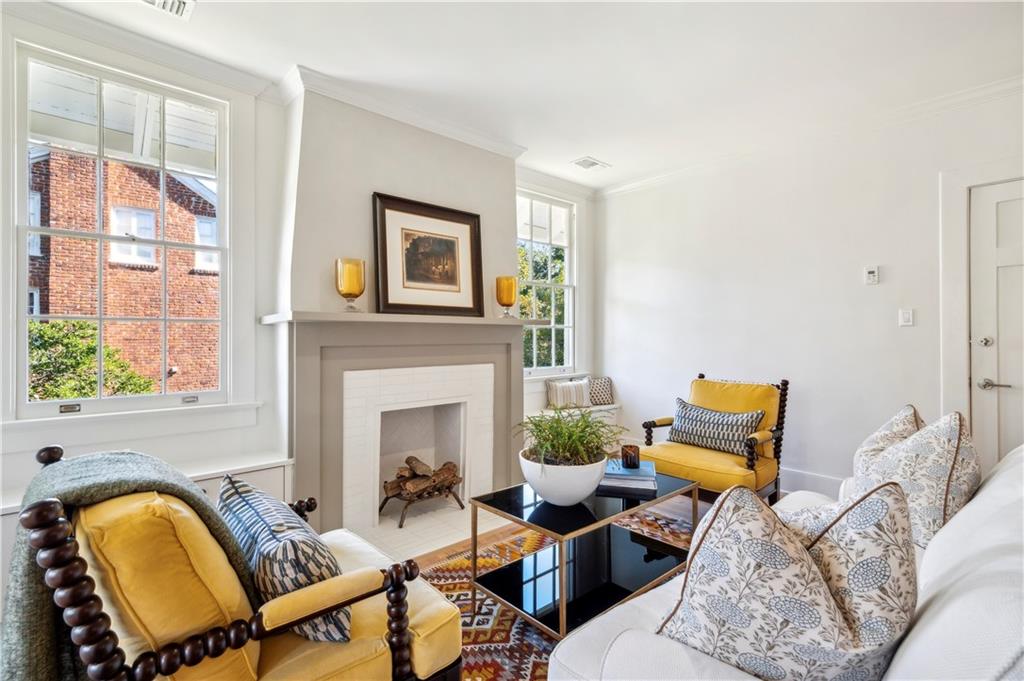 7008 CHESTNUT Street 202