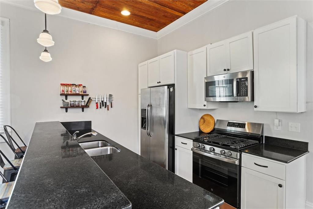 1419 CAMBRONNE Street