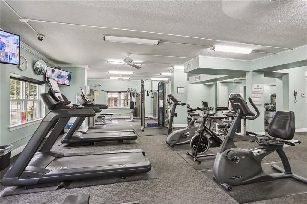 1750 SAINT CHARLES Avenue 215