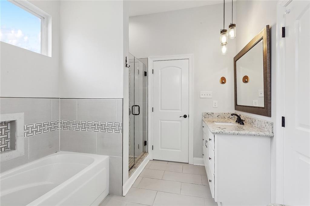 5511 WARRINGTON Drive