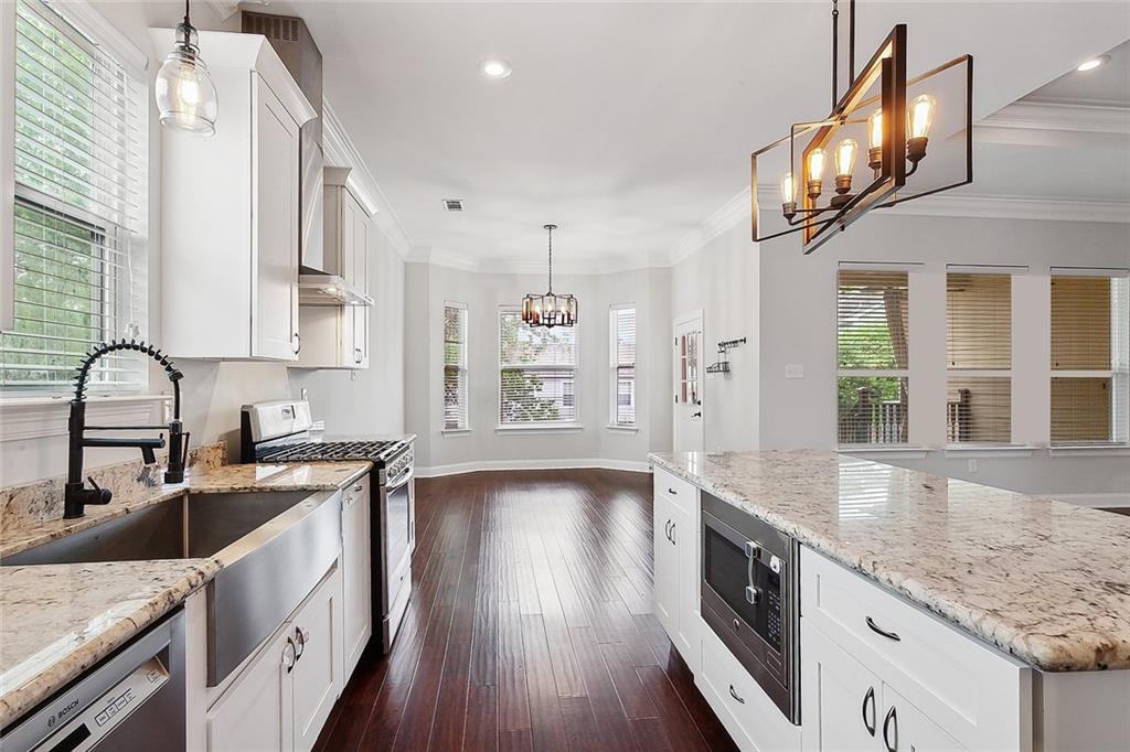 5511 WARRINGTON Drive