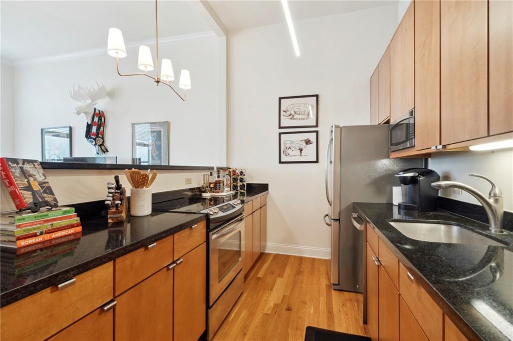 330 JULIA Street 225