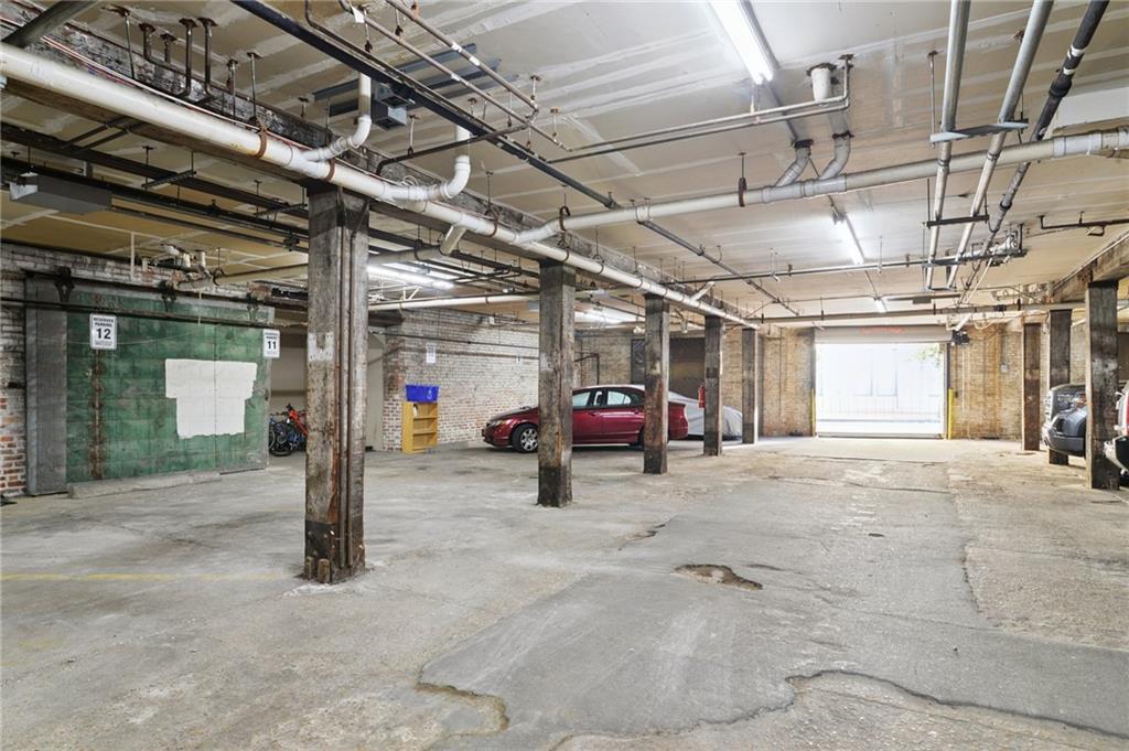 900 S PETERS Street 8