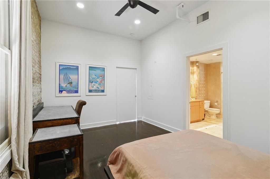 900 S PETERS Street 8