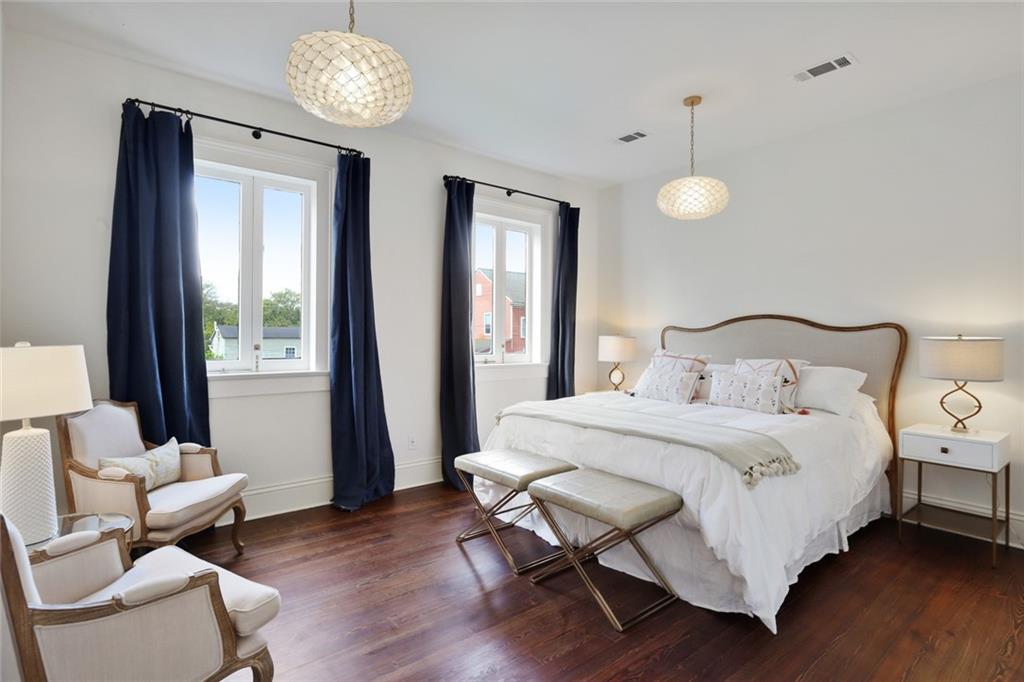 818 UPPERLINE Street