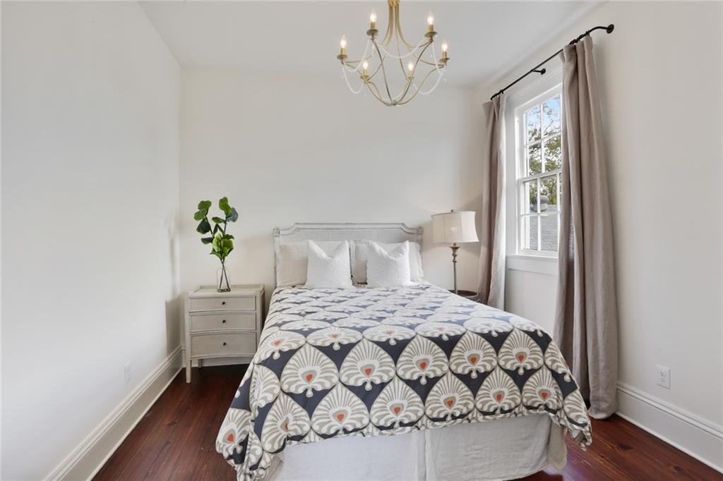 818 UPPERLINE Street