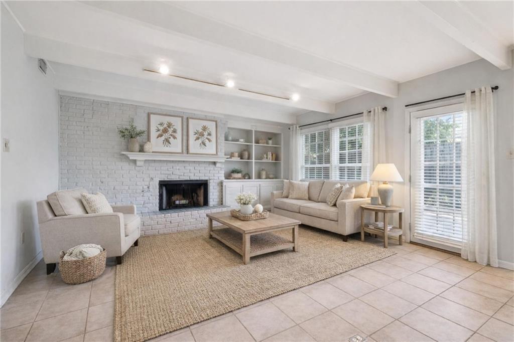 319 E WILLIAM DAVID Parkway