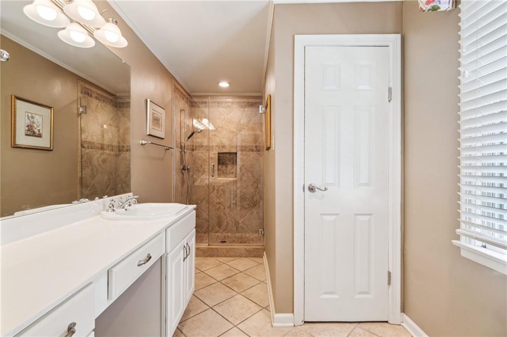 319 E WILLIAM DAVID Parkway