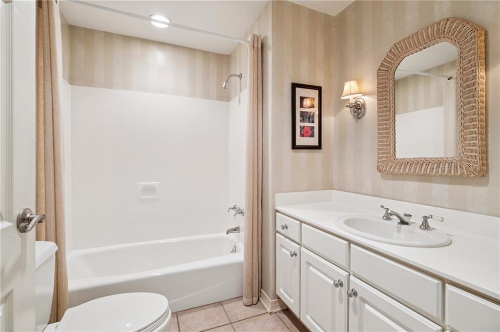 319 E WILLIAM DAVID Parkway