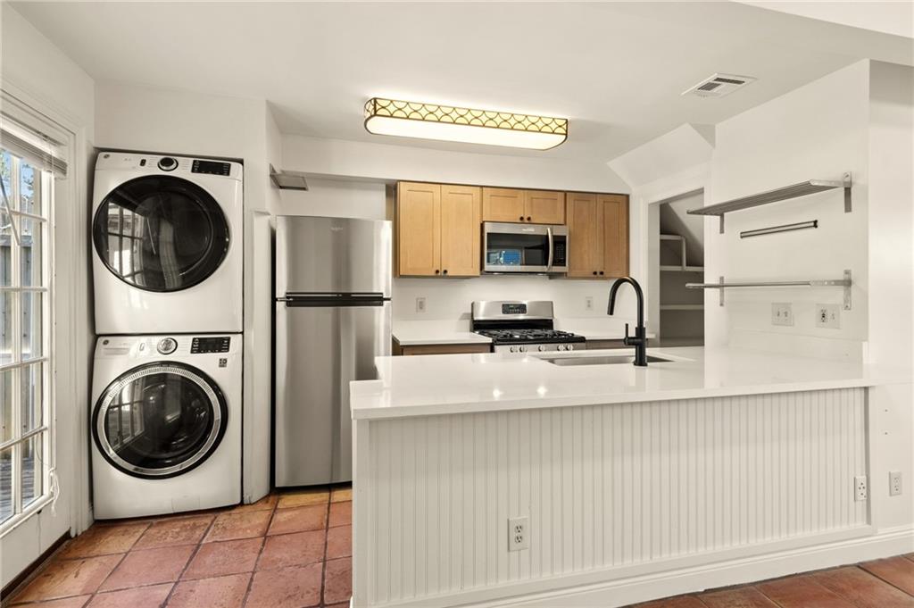 1717 UPPERLINE Street