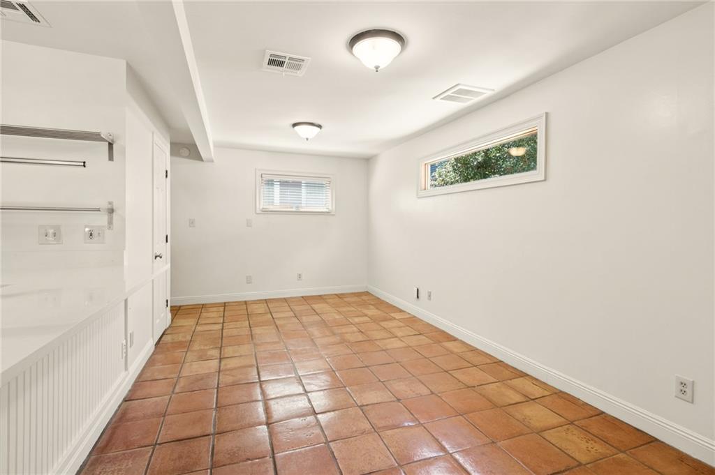 1717 UPPERLINE Street