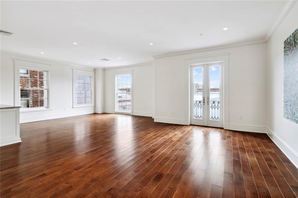 700 MAGAZINE Street 414