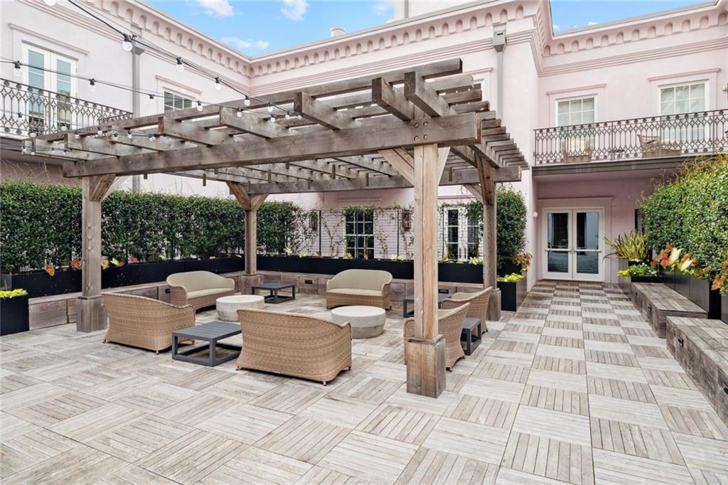 700 MAGAZINE Street 414