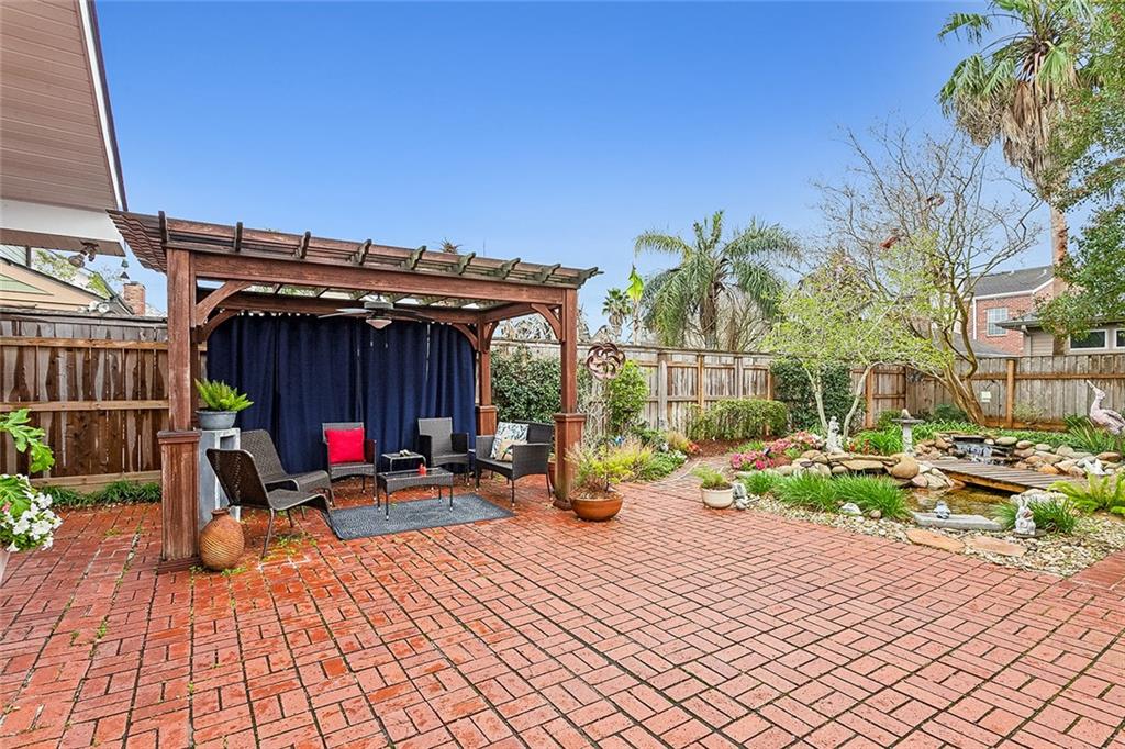 1612 OLEANDER Street