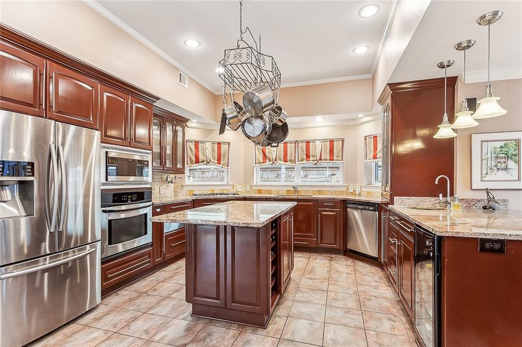 1612 OLEANDER Street