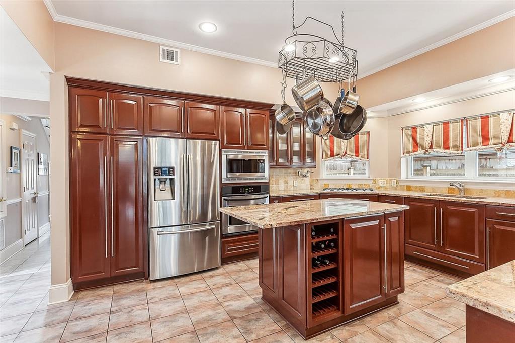 1612 OLEANDER Street