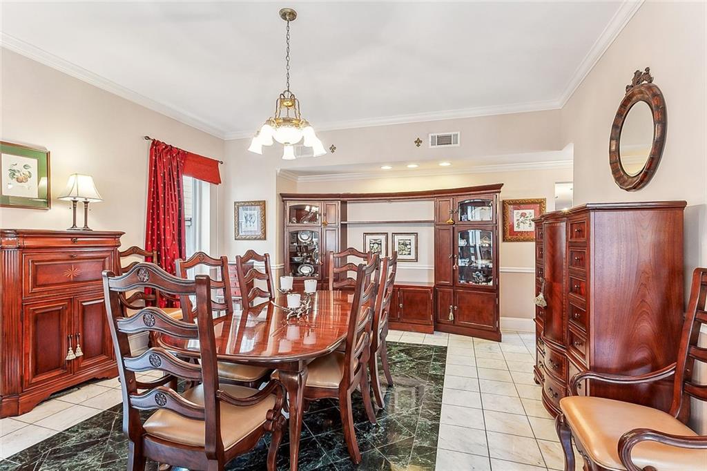 1612 OLEANDER Street