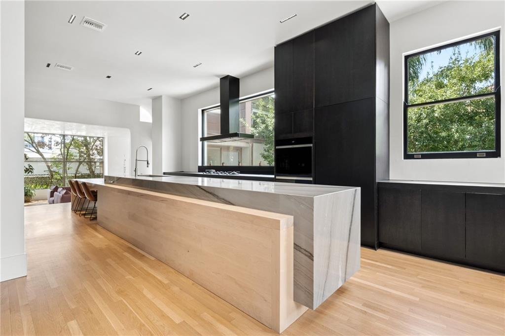 1516 ROBERT Street