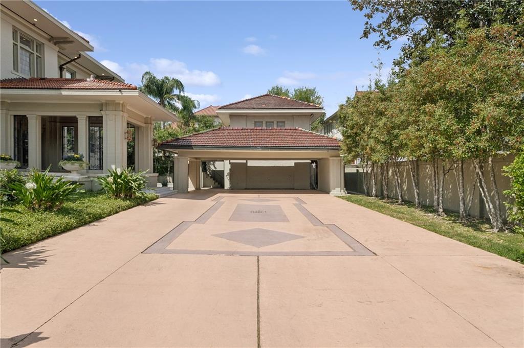 1516 ROBERT Street