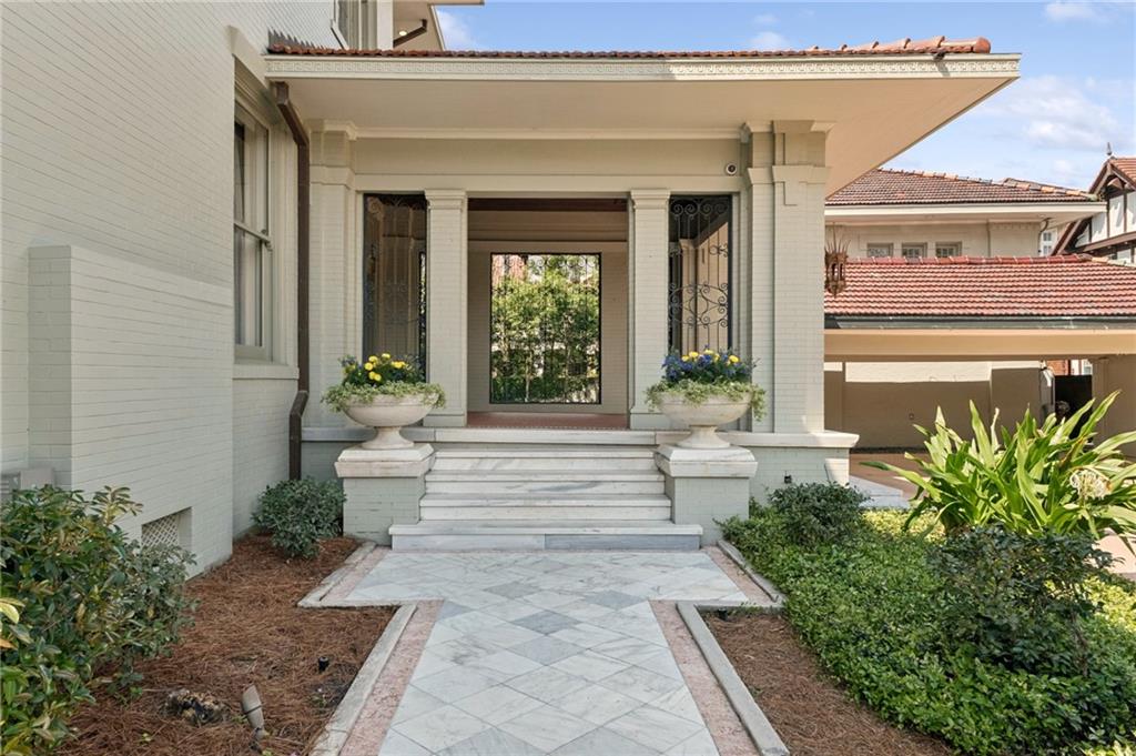 1516 ROBERT Street