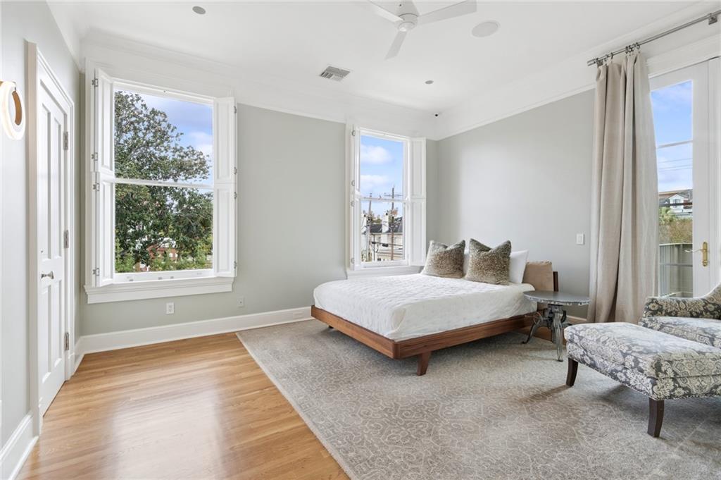 1516 ROBERT Street