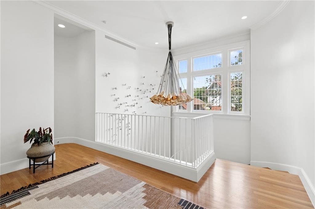 1516 ROBERT Street