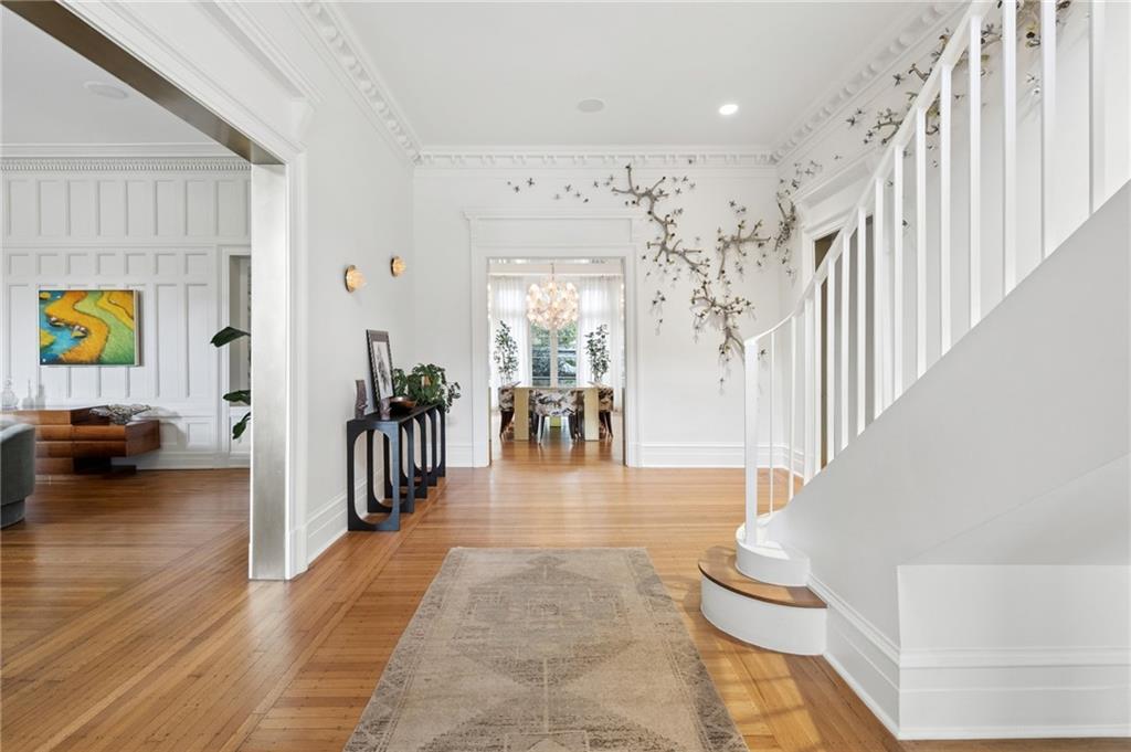 1516 ROBERT Street