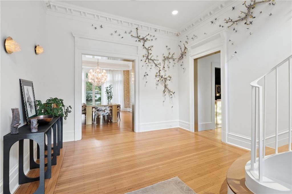 1516 ROBERT Street