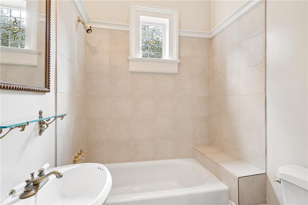 5515 CHESTNUT Street