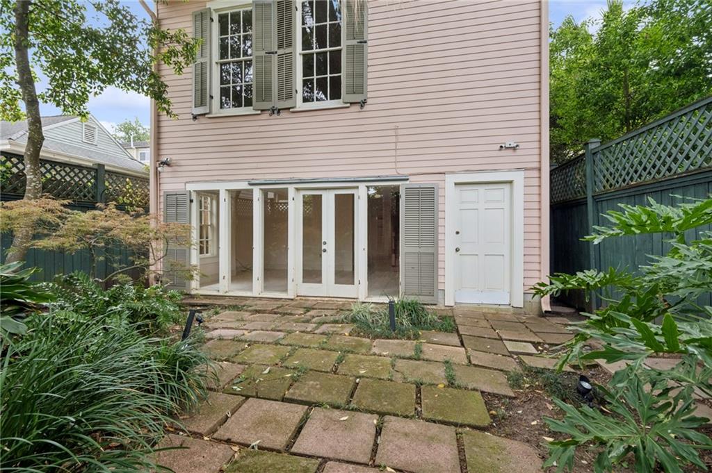 5515 CHESTNUT Street