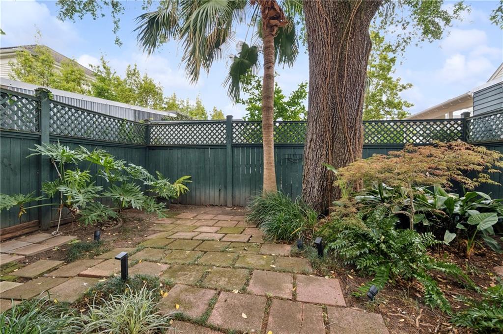 5515 CHESTNUT Street