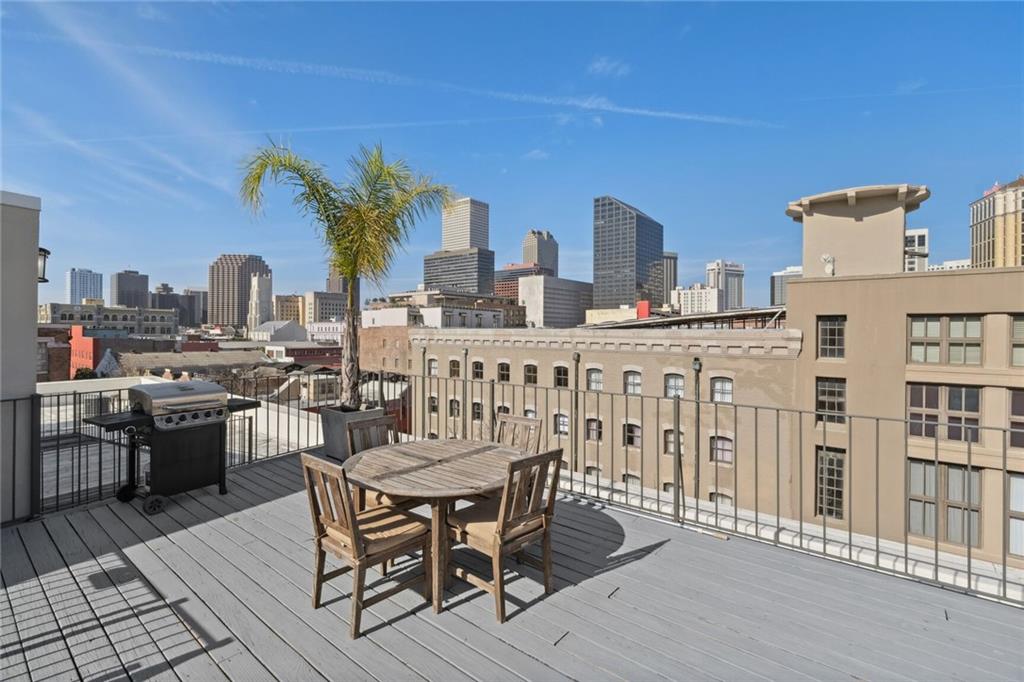 330 JULIA Street 324