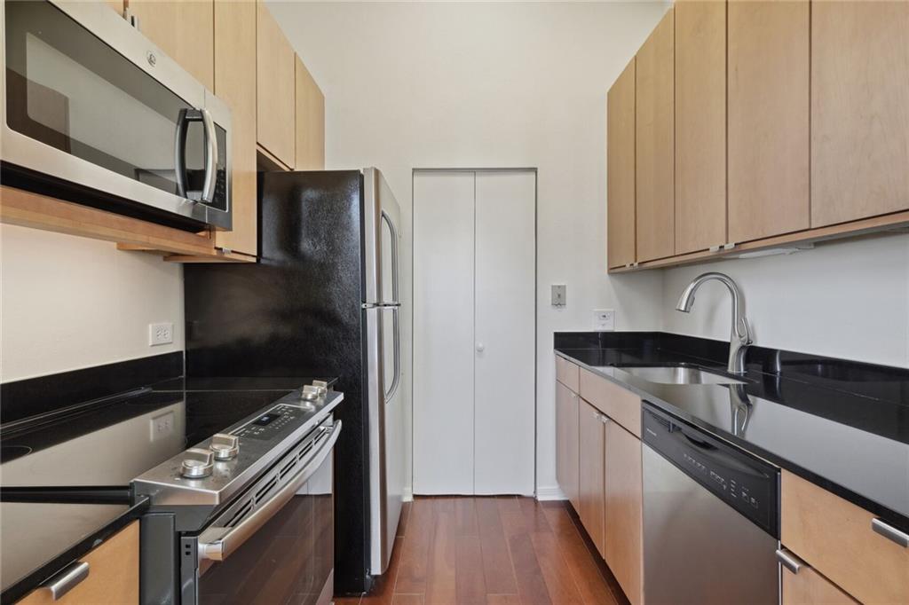 330 JULIA Street 324
