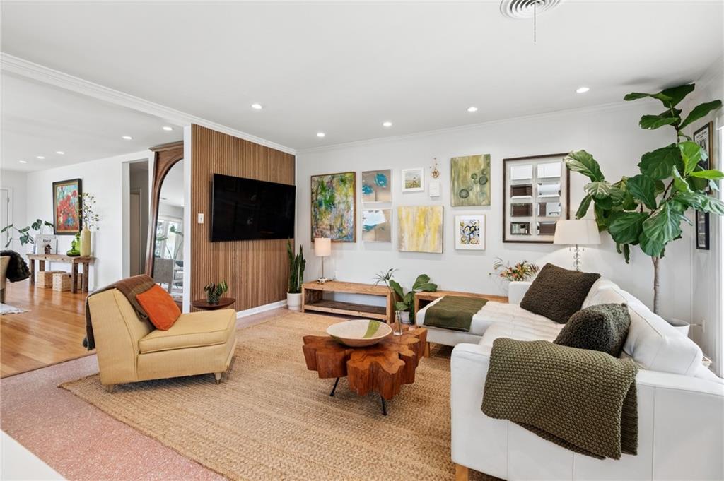 13 CENTRAL Drive