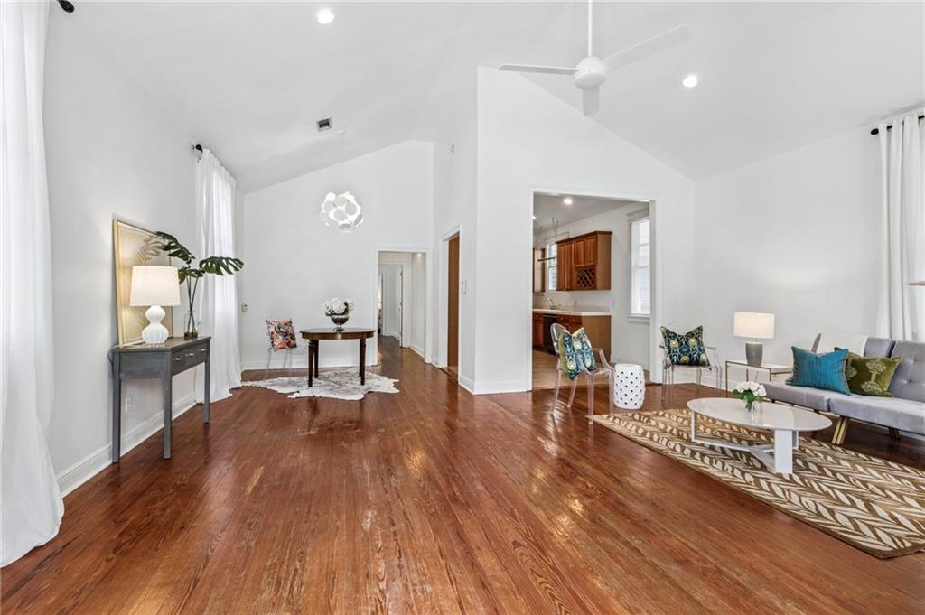 3317 CONSTANCE Street