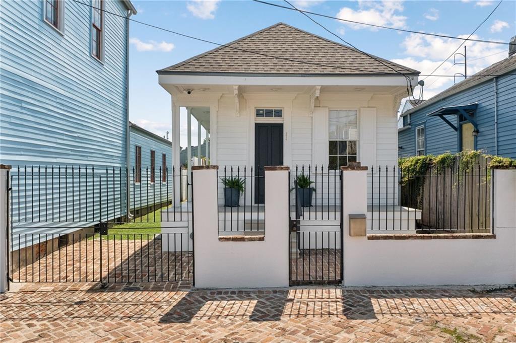 2616 Annunciation Street New Orleans LA