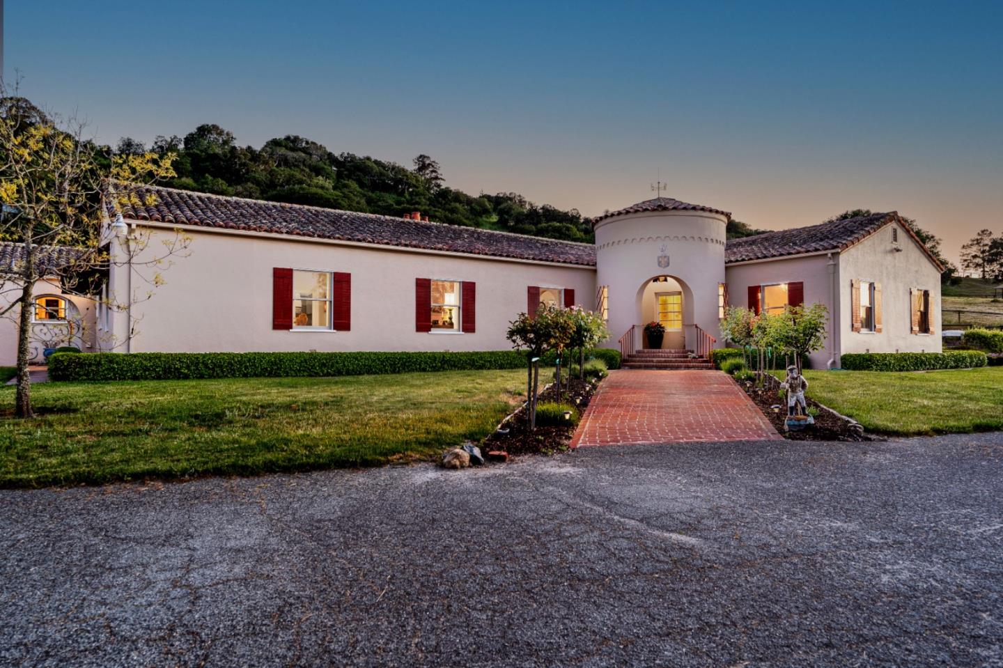 1014 Monterey Salinas HWY