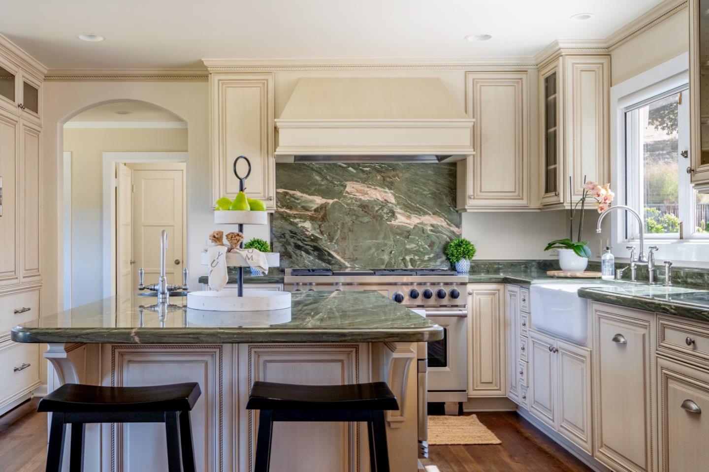 1014 Monterey Salinas HWY