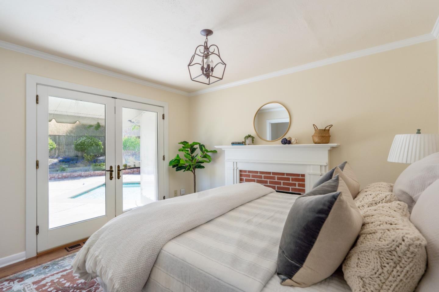 1014 Monterey Salinas HWY