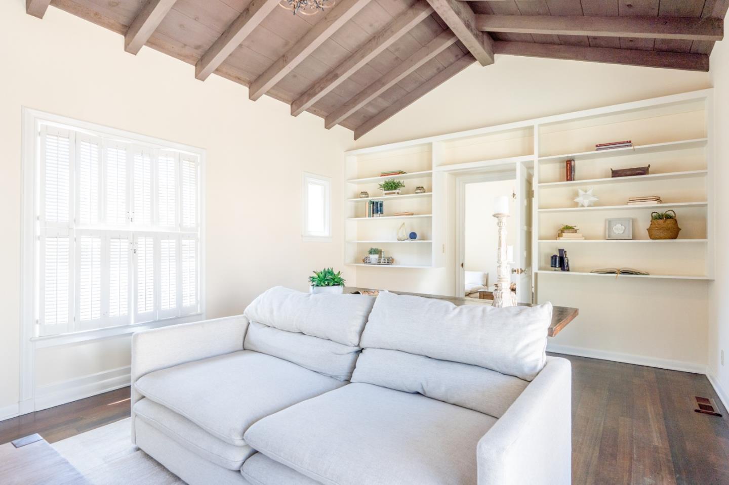 1014 Monterey Salinas HWY